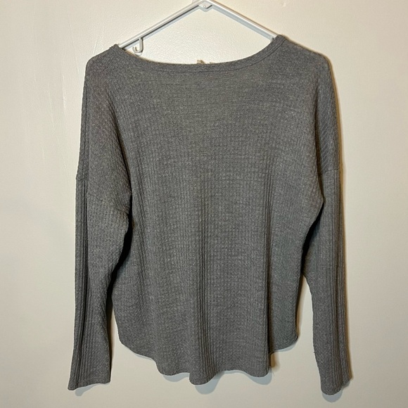 Sky & Sparrow Tied Grey Long Sleeve - Picture 3 of 4